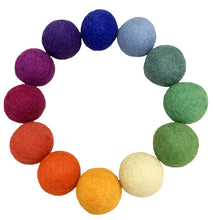 Carrega imatge al visor de galeria, Boles de feltre en els 12 colors Goethe